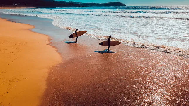 A City Shaped by Water, Weather and Lifestyle