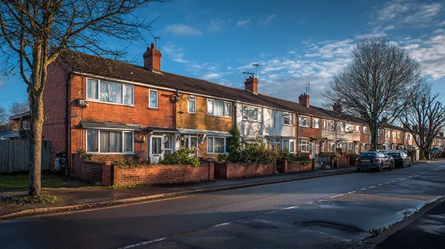 Tackling the UK Housing Market Like a Pro